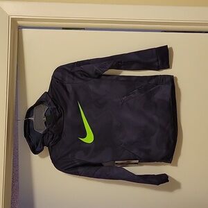 NWT: NIKE Therma-Fit Training Hoodie with Dri-Fit Technology